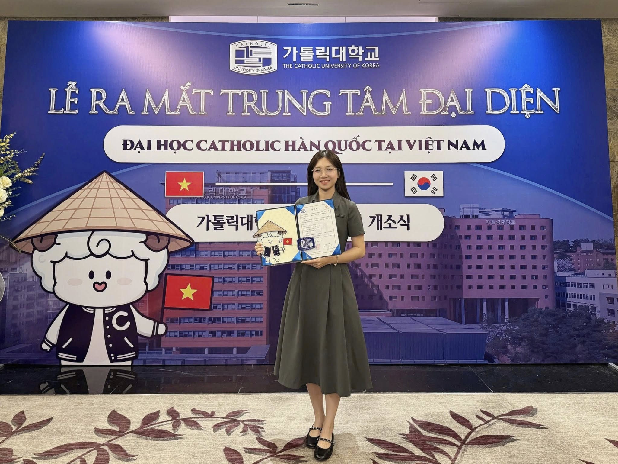 SUNNY THAM DỰ LỄ RA MẮT TRUNG TÂM ĐẠI DIỆN ĐẠI HỌC CATHOLIC TẠI VIỆT NAM — 3