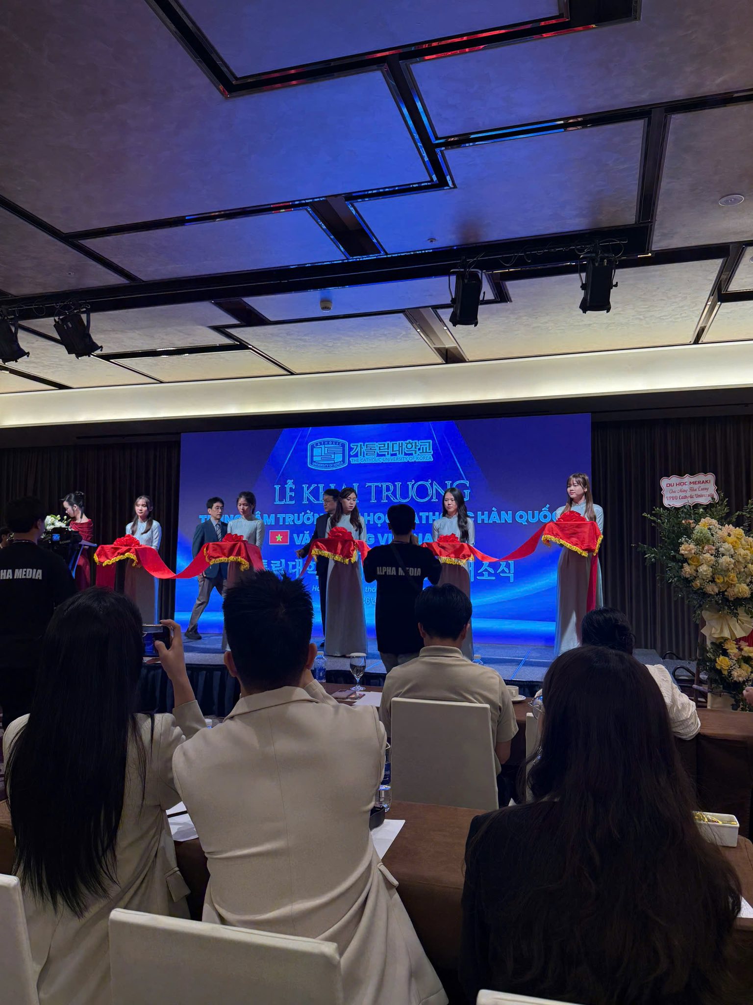 SUNNY THAM DỰ LỄ RA MẮT TRUNG TÂM ĐẠI DIỆN ĐẠI HỌC CATHOLIC TẠI VIỆT NAM — 6