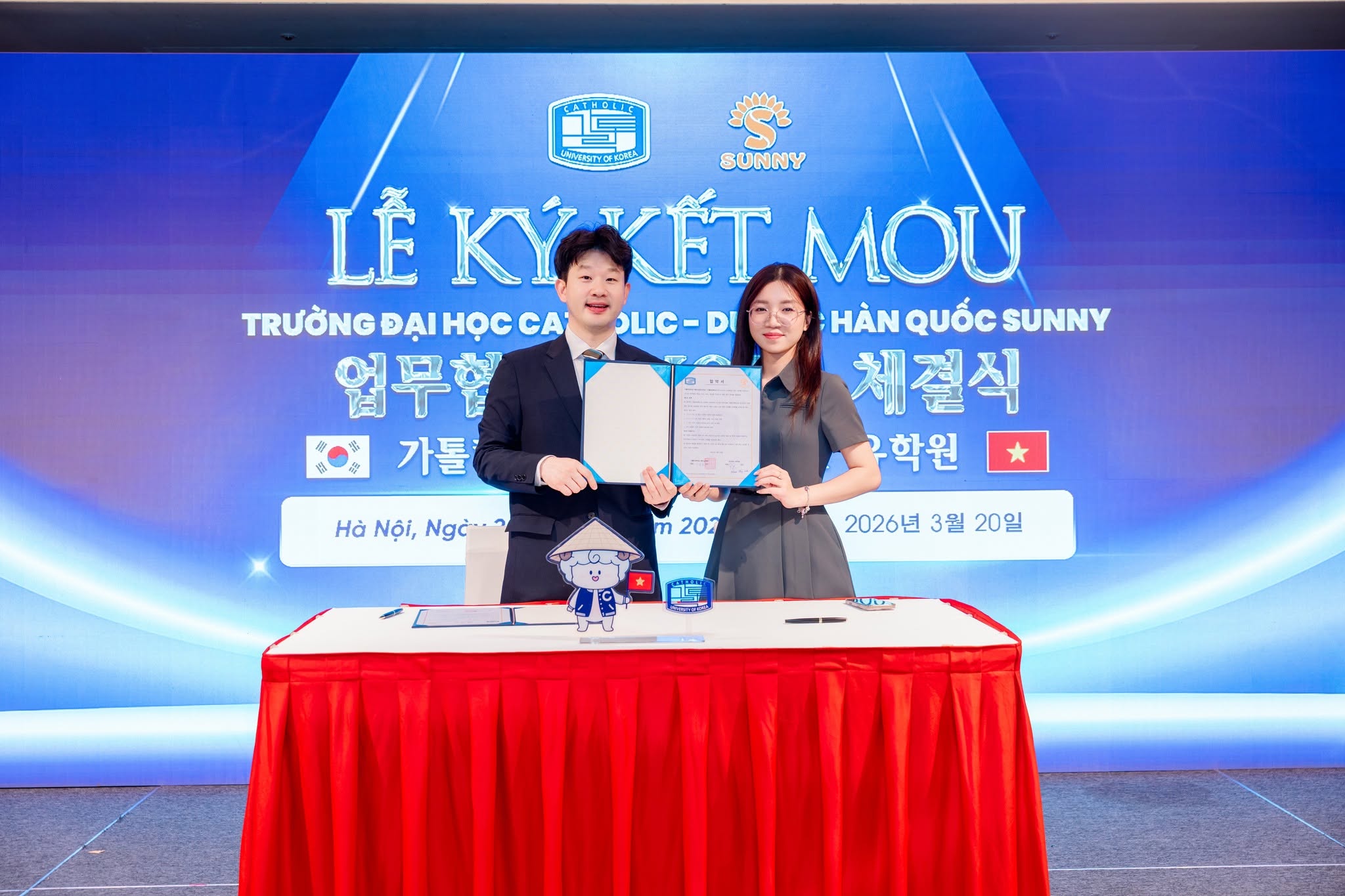 SUNNY THAM DỰ LỄ RA MẮT TRUNG TÂM ĐẠI DIỆN ĐẠI HỌC CATHOLIC TẠI VIỆT NAM