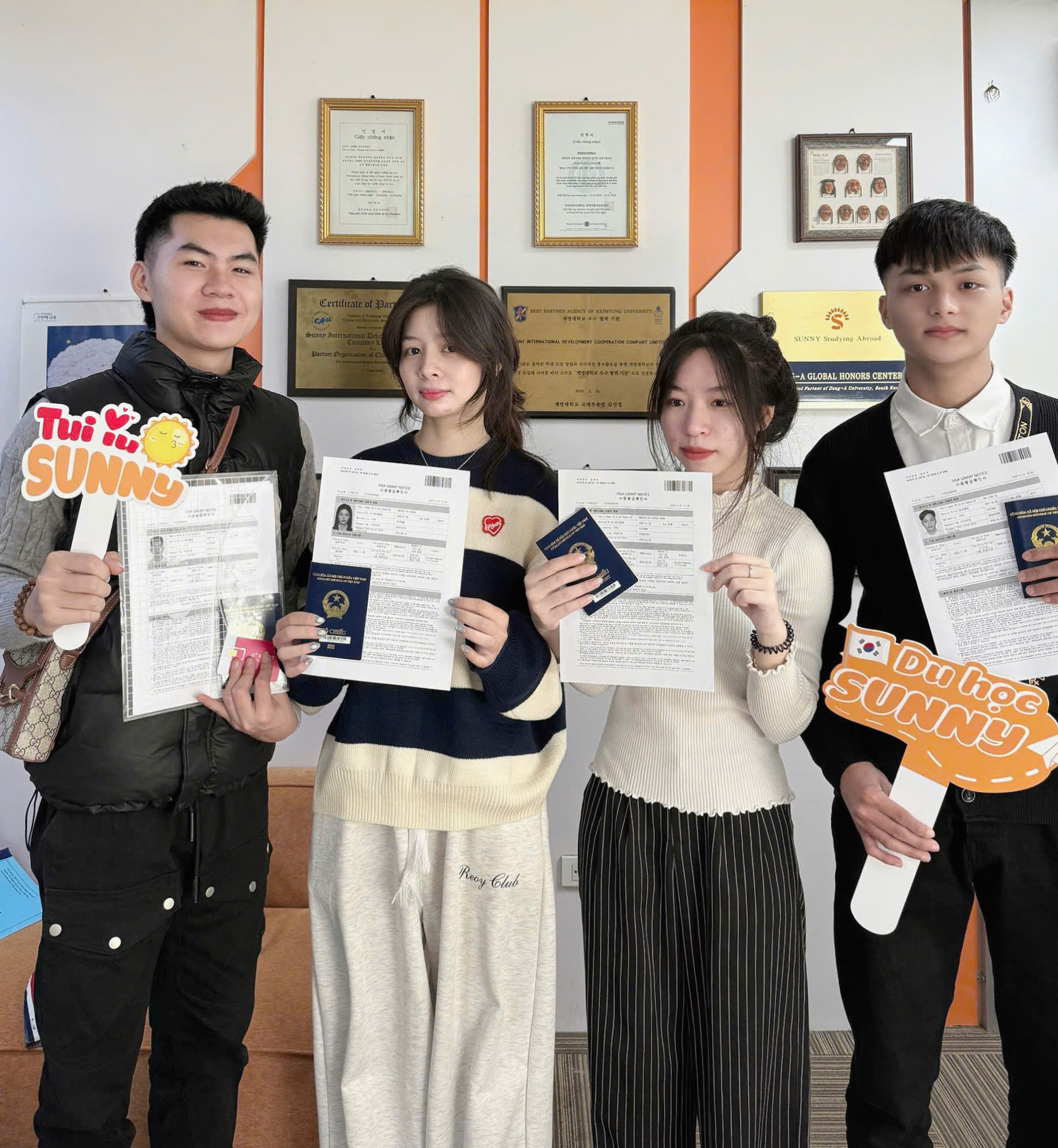 Học viên nhận visa