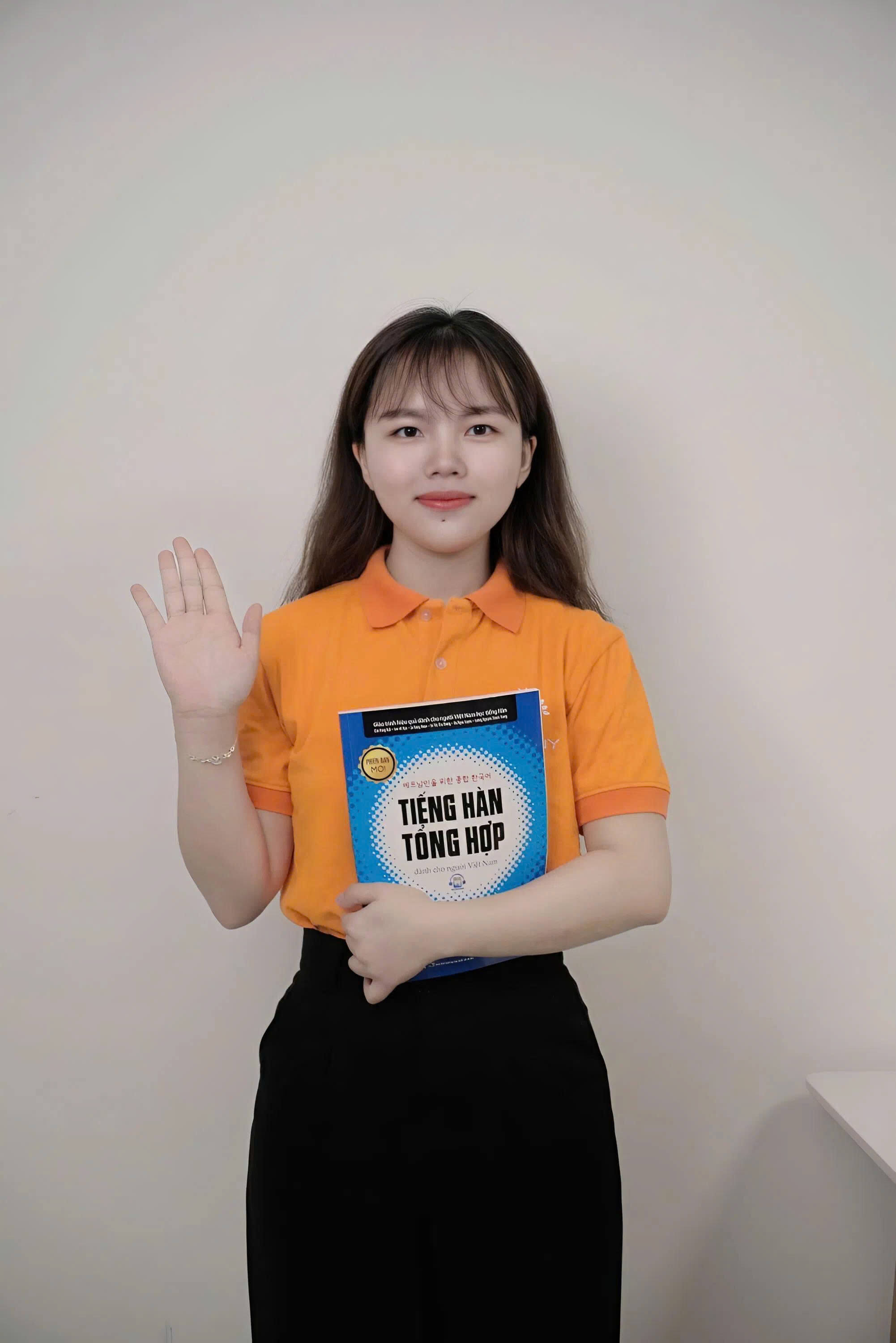 Cô Hoàng Thị Hiệp